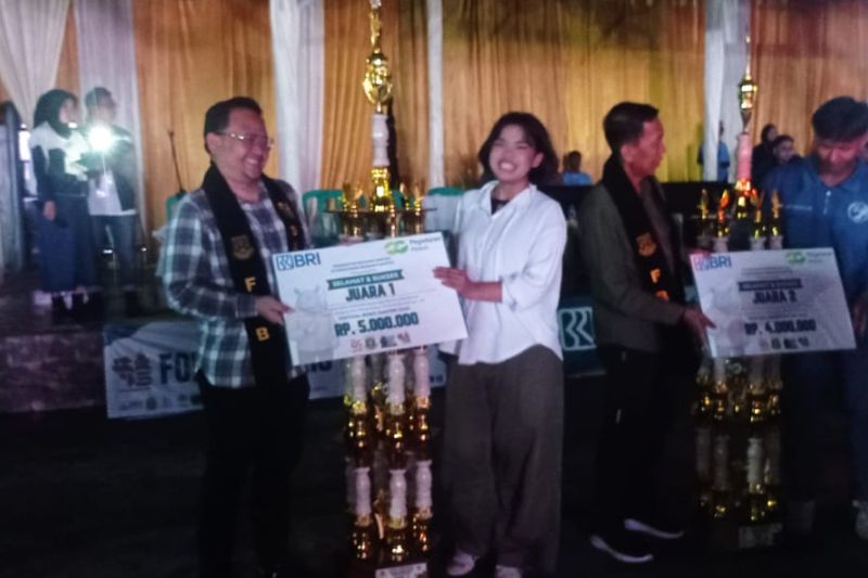 kota-tangerang-dan-kota-serang-raih-juara-festival-baris-banten-2025