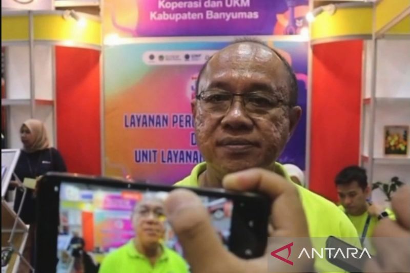 bupati:-investasi-industri-di-banyumas-bebas-praktik-transaksional