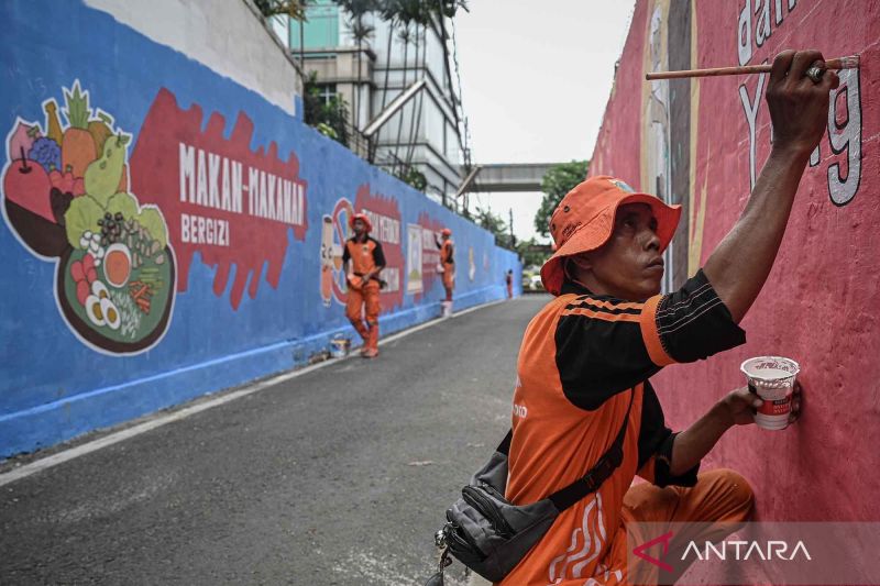 salah-satu-sudut-kota-jakarta-dipercantik-dengan-mural-ajakan-hidup-sehat