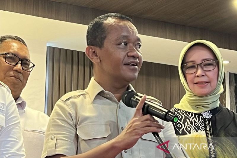 ekonomi-kemarin,-divestasi-freeport-hingga-usulan-soal-gaji-pns-daerah