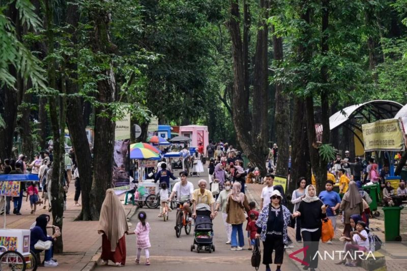 DKI kemarin, Jakarta kota bahagia lalu usulan saat Ragunan buka malam