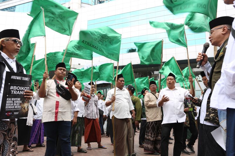 Pengurus dan kader PKB hadir dalam aksi solidaritas di halaman Trans7
