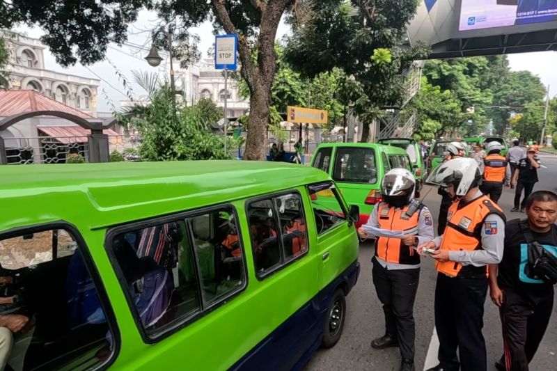 Dishub Bogor tindak 50 angkot tak layak jalan – ANTARA News