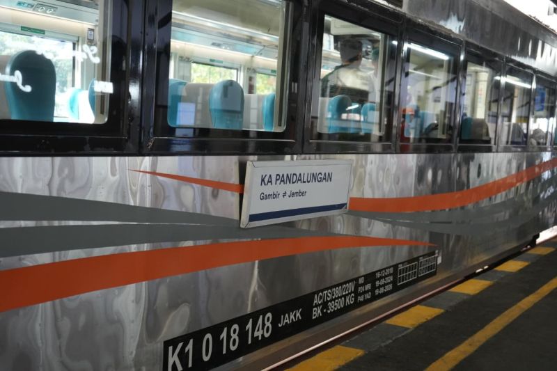 Banjir Grobogan, KA Pandalungan terlambat tiba di Stasiun Jember