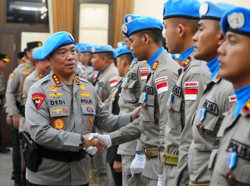 FH Unbraw Beri Penghargaan Kepemimpinan Publik untuk Komjen Dedi Prasetyo