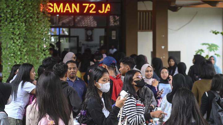 Mensos Menjenguk Korban Ledakan SMAN 72 Jakarta: Masih Trauma