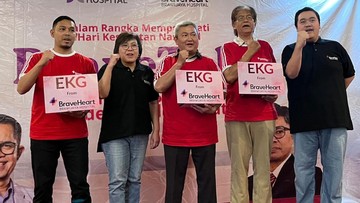 Peringati HKN, BraveHeart Brawijaya Hospital Donasikan 3 Alat EKG ke Mitra