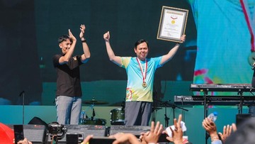 Canangkan Hari Green Democracy, Ketua DPD Raih 2 Rekor MURI