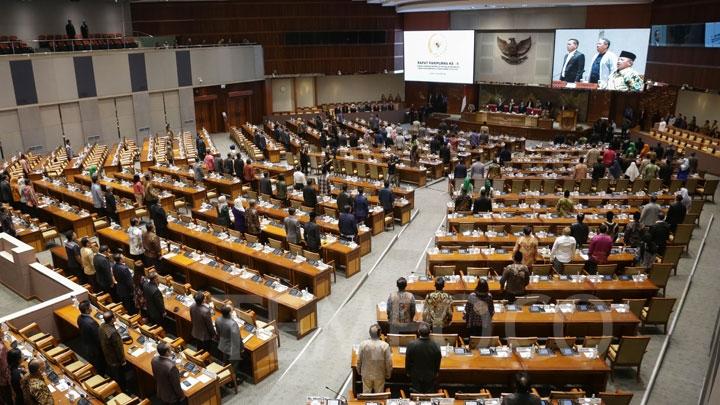 Survei Indikator: DPR Jadi Lembaga Paling Tak Dipercaya Publik