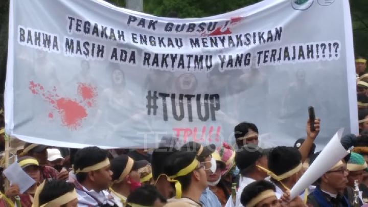 Warga Toba Berunjuk Rasa Mendesak Bobby Nasution Bersikap soal PT TPL