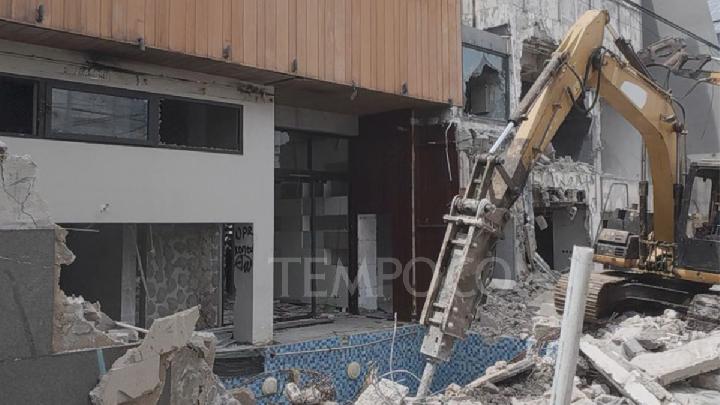 Ahmad Sahroni Robohkan Rumah di Tanjung Priok Dua Bulan Setelah Penjarahan