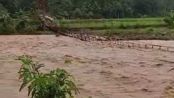 5 Kecamatan di Cianjur Dilanda Banjir-Longsor, Jalan Terputus-Jembatan Rusak
