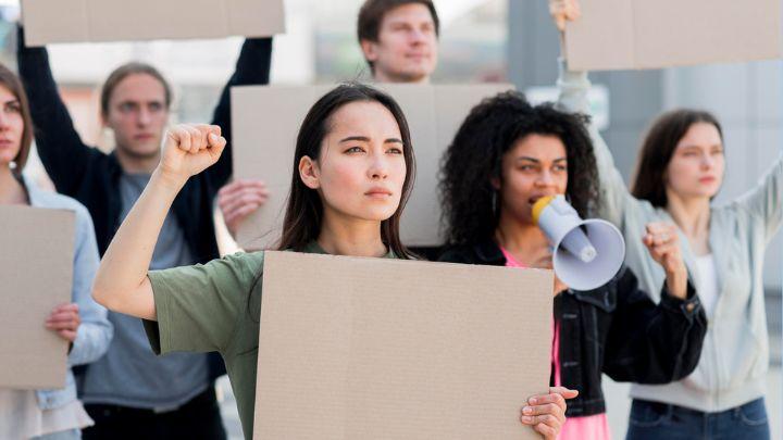 Diaspora Indonesia di Sydney Gelar Demo Tolak Gelar Pahlawan Soeharto