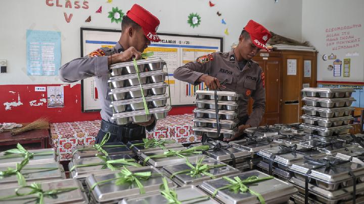 DPR Sebut SPPG yang Dikelola Kepolisian Bermasalah lantaran Sikut SPPG Lain