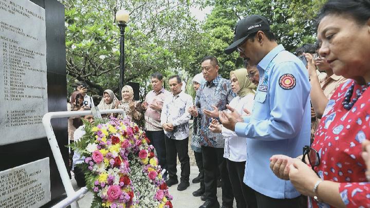 Peringati Hari Pahlawan, Gus Ipul Ziarah ke TMP Taruna Tangerang