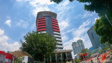 KPK Geledah Kantor Dinas Pendidikan Terkait Kasus Gubernur Riau