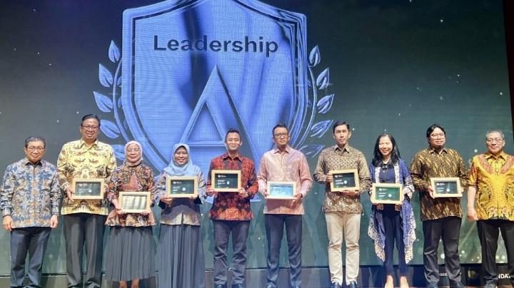 Pelindo Raih Penghargaan pada Ajang Indonesia ESG Leadership Awards 2025