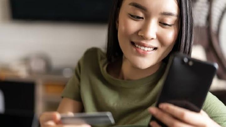 OJK Atur Finfluencer, Investor Pilih Platform Terpercaya