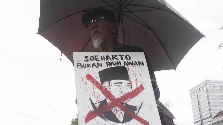 Mahasiswa UTA 45 Diskors Akibat Menolak Soeharto Jadi Pahlawan