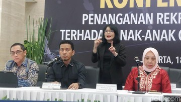 Densus 88 Tangkap 5 Tersangka Perekrutan Anak ke Jaringan Terorisme