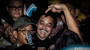 Pencekalan Roy Suryo cs ke Luar Negeri Diperpanjang 6 Bulan ke Depan