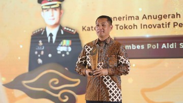 Kapolresta Bandung Dianugerahi Tokoh Inovatif Pelayanan Prima dan Respons Cepat