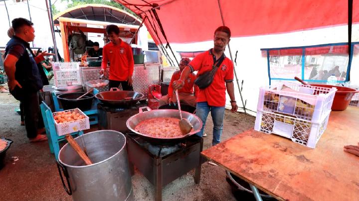 Di Tengah Deru Galodo, Wirman Jadi Penyelamat Warga Kampungnya