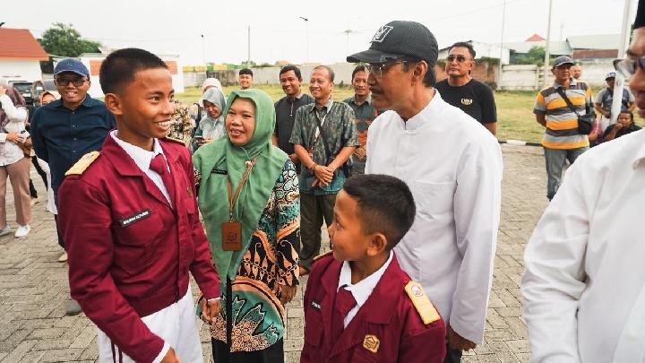 Mensos Gus Ipul Tinjau Sekolah Rakyat dan Polisi Cilik Pasuruan