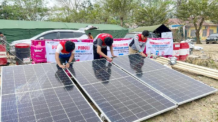 Pertamina Hadirkan PLTS untuk Tenda Pengungsi di Aceh Tamiang