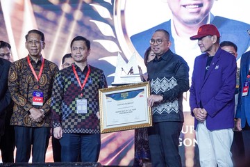 CEO ParagonCorp Raih Best of The Best Marketeer of The Year 2025