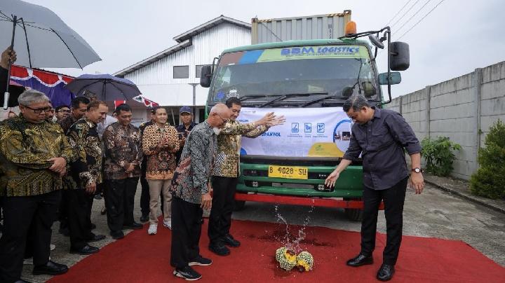 menteri-umkm-lepas-ekspor-rotan-sukoharjo-ke-spanyol