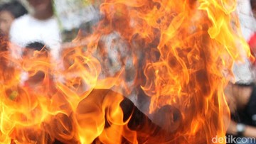 5 Orang Tewas, Damkar Ungkap Kebakaran di Jakut Berawal dari Charge Mobil Listrik