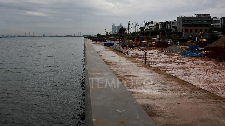 Pramono Minta Tanggul NCICD Tak Sebatas Jadi Penahan Air