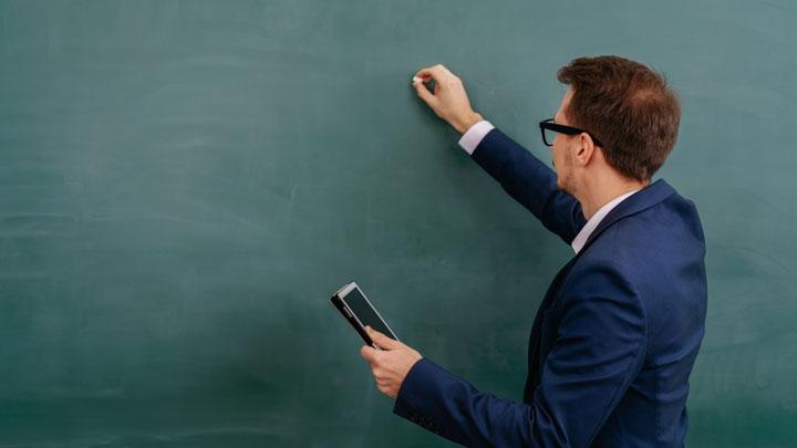 Guru Honorer Berprestasi di Jateng Terpaksa Pensiun Dini