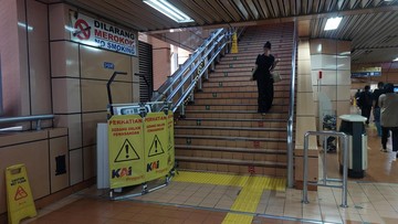 Lift Tangga bagi Disabilitas di Stasiun Cikini Beroperasi Januari 2026
