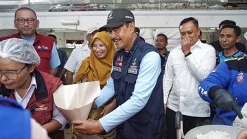 Tinjau Dapur Umum di Sibolga, Mensos Pastikan Suplai Makanan Terjaga