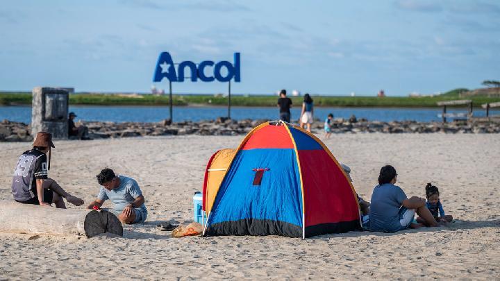 Malam Tahun Baru di Ancol: Dewa 19 hingga Drone Light Show