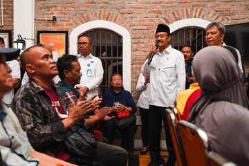 Mensos Pastikan BLTS Terus Disalurkan hingga Malam Ini, Termasuk di Sumatera