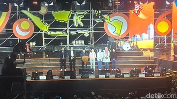 Momen Pramono Pimpin Countdown Tahun Baru 2026 di Bundaran HI