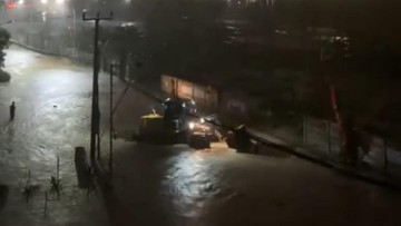 Jalan Lingkar Selatan Cilegon Banjir, Kendaraan Tak Bisa Melintas