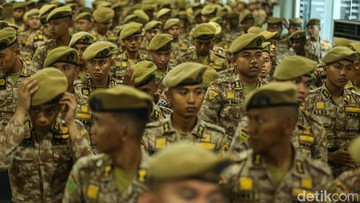 Arahan Prabowo Agar Siswa Kedinasan Turun ke Lokasi Bencana Bantu Korban