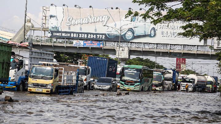 Rob Terjang Tanjung Emas, Karyawan Industri Dievakuasi