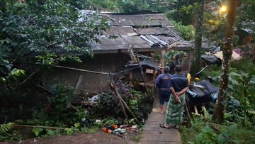 Longsor Timpa Rumah di Bogor, Bocah 4 dan 5 Tahun Sempat Tertimbun