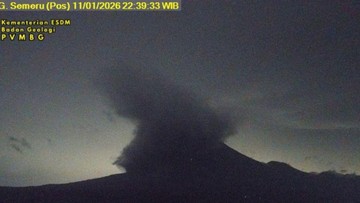 Gunung Semeru Kembali Erupsi, Luncurkan Awan Panas Sejauh 5 Km