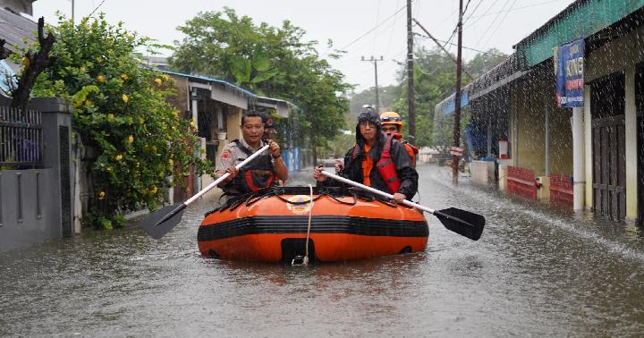 Banjir di Kecamatan Biringkanaya, Ratusan Orang Mengungsi