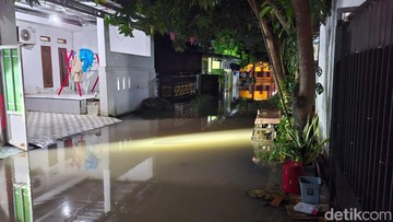 Tanggul Jebol-Kali Meluap, Perum Persada Kota Serang Banjir