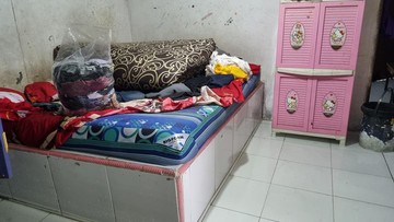 Warga Warakas Jakut Ganti Ranjang Kayu dengan Coran gegara Sering Kebanjiran