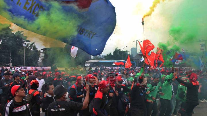 buruh-bawa-4-tuntuntan-untuk-aksi-lanjutan-di-dpr