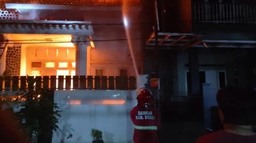 Rumah Dua Lantai di Gunung Putri Bogor Terbakar, Diduga Korsleting Listrik