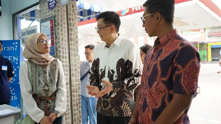 perkuat-ekosistem-layanan-terpadu,-biru-dan-pertamina-patra-niaga-hadirkan-biru-container-di-spbu